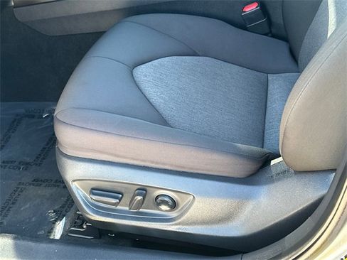 Used 2021 Toyota Camry LE image 18