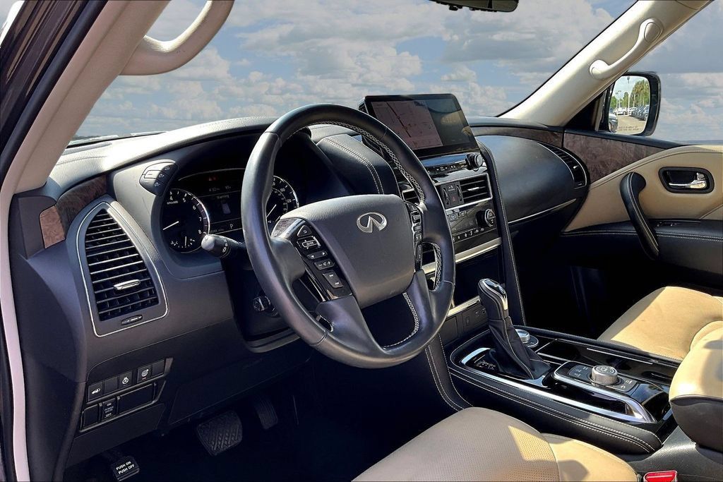 Used 2024 INFINITI QX80 Premium Select w/ Cargo Package AWD/4WD image 16