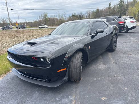Used 2022 Dodge Challenger R/T Scat Pack RWD image 2