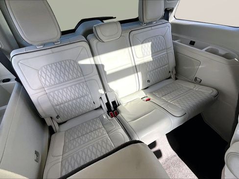 Used 2023 Lincoln Navigator Black Label image 18
