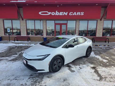 Used 2024 Toyota Prius LE image 1