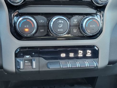 Used 2023 RAM 2500 Big Horn w/ Night Edition image 24