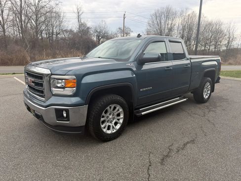Used 2014 GMC Sierra 1500 SLE w/ SLE Value Package AWD/4WD image 2