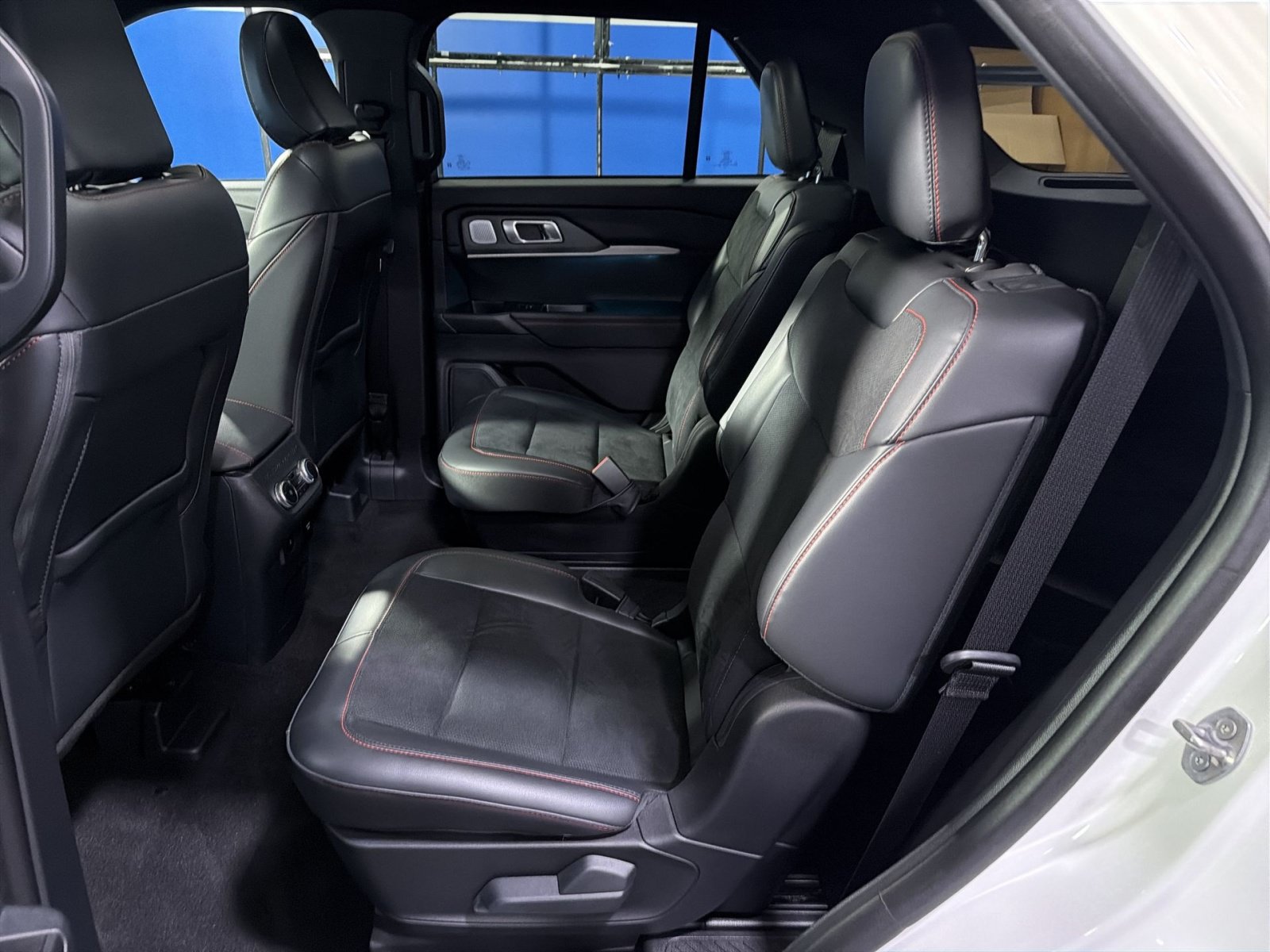 Used 2025 Ford Explorer ST w/ Sun And Sound Package AWD/4WD image 28