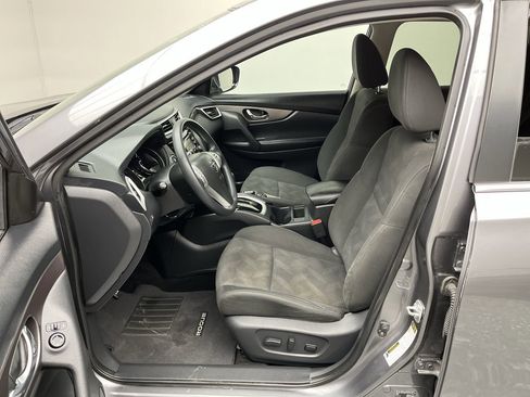 Used 2016 Nissan Rogue SV AWD/4WD image 3