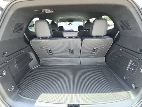 Used 2025 Buick Enclave Sport Touring w/ Power Package FWD image 14