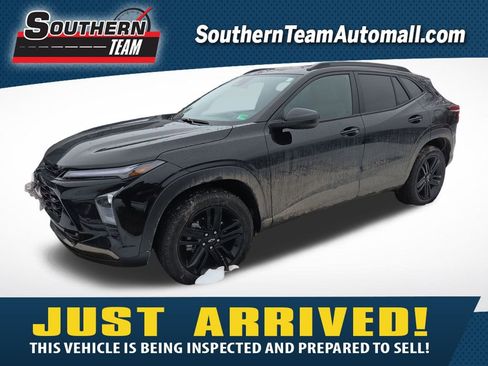 Used 2025 Chevrolet Trax ACTIV image 1