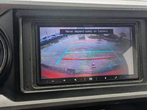 Used 2017 Toyota Tacoma SR5 image 13