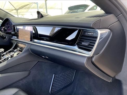 Used 2022 Porsche Panamera 4 Platinum Edition image 19