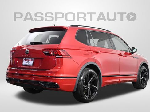 Used 2024 Volkswagen Tiguan SE R-Line FWD image 10