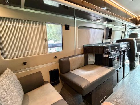 Used 2017 Mercedes-Benz Sprinter 3500 image 74