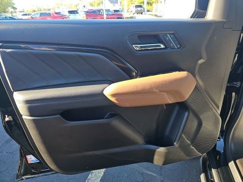 Used 2025 GMC Canyon AT4 w/ Nightfall Edition image 18