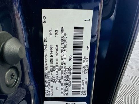 Used 2024 Toyota Tundra Limited AWD/4WD image 30