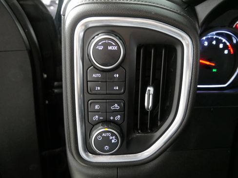 Used 2020 Chevrolet Silverado 1500 LT Trail Boss image 26