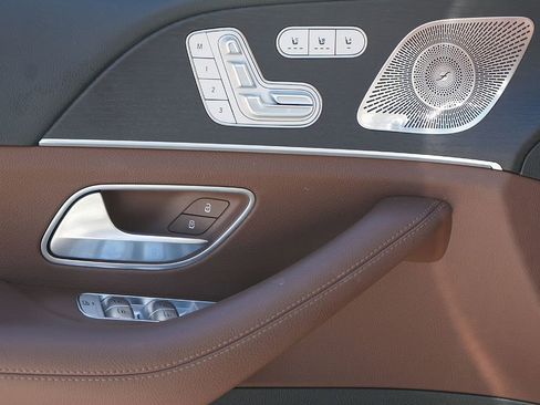 Certified 2024 Mercedes-Benz GLS 450 4MATIC image 18