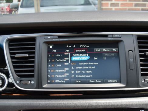 Used 2015 Kia Sedona SX FWD image 22