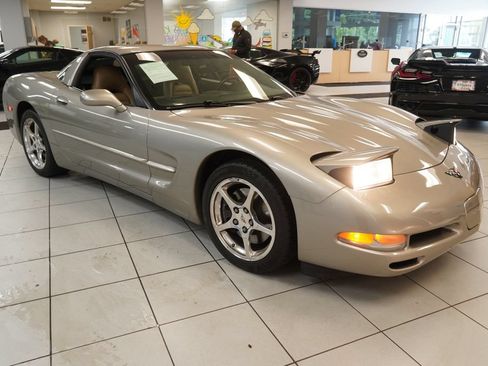 Used 2002 Chevrolet Corvette Coupe w/ Preferred Equipment Group1 RWD image 14