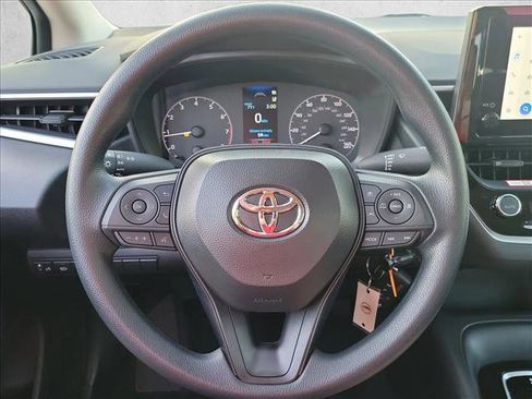 Used 2025 Toyota Corolla LE image 20