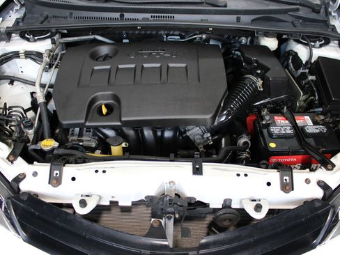 Used 2014 Toyota Corolla LE FWD image 30