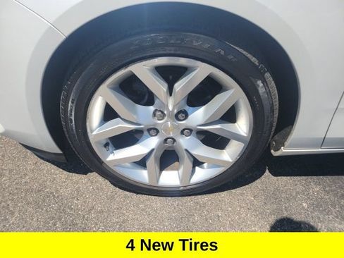 Used 2016 Chevrolet Impala LTZ FWD image 6