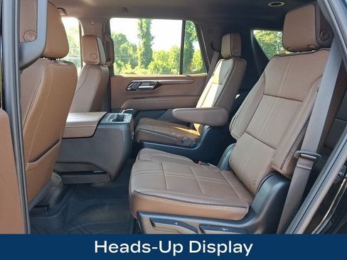 Used 2025 Chevrolet Tahoe High Country AWD/4WD image 18