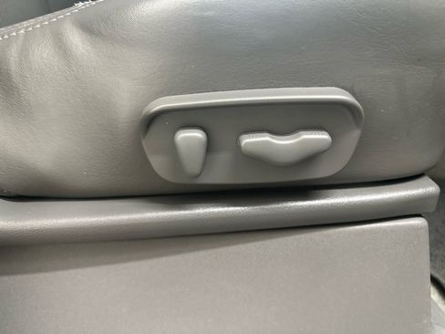 Used 2013 Nissan Frontier SL image 48