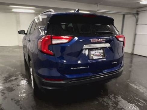 Certified 2022 GMC Terrain SLE w/ Driver Convenience Package image 7