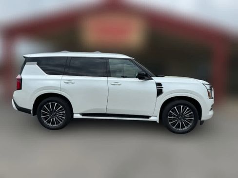 Used 2026 Nissan Armada Platinum Reserve image 3