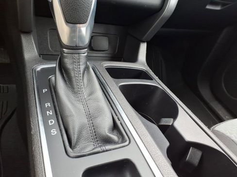 Certified 2018 Ford Escape SE w/ SE Sync 3 Package image 21