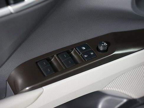 Certified 2021 Toyota Camry SE w/ Convenience Package FWD image 30