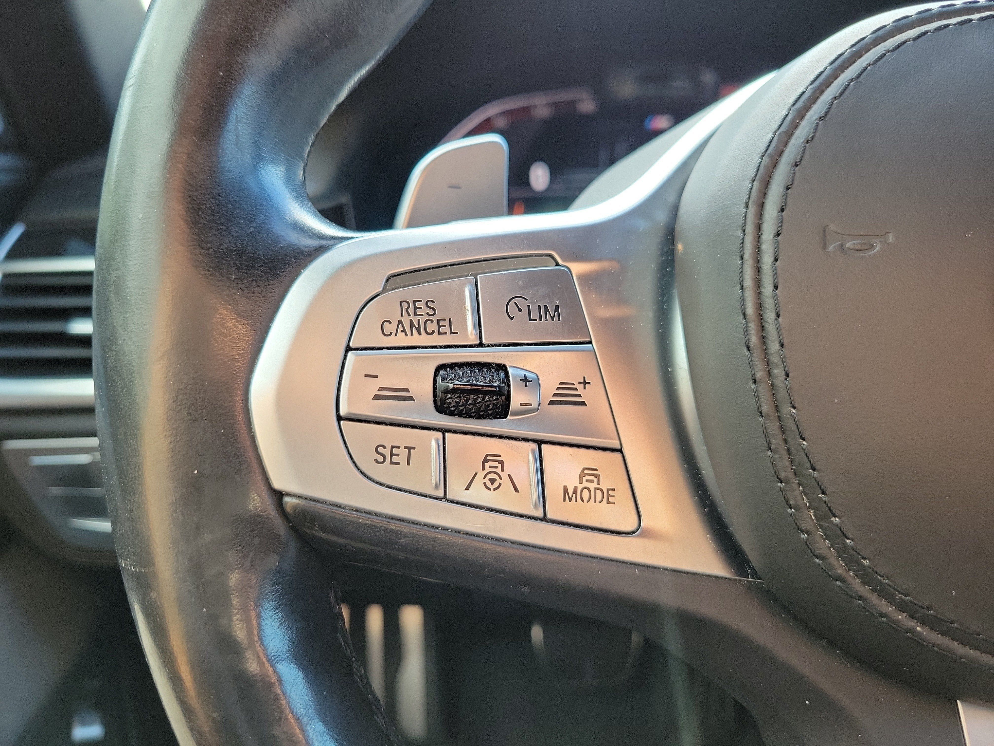 Used 2020 BMW 750i xDrive w/ Executive Package AWD/4WD image 28