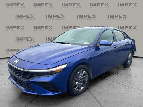 Used 2024 Hyundai Elantra SEL FWD image 1