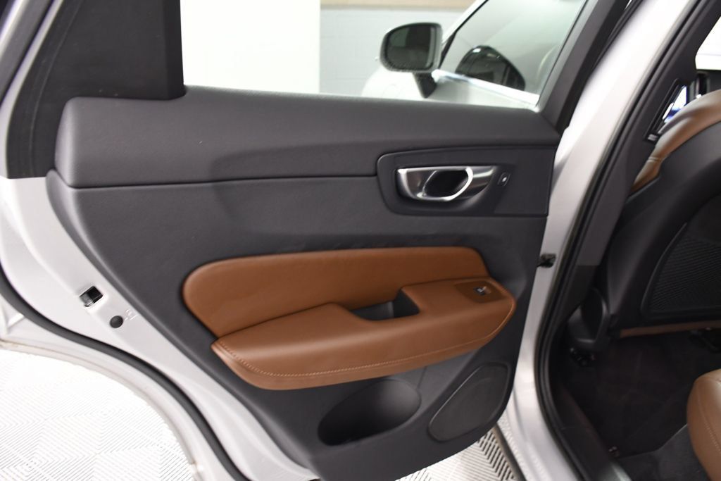 Used 2023 Volvo XC60 T8 Plus AWD/4WD image 26