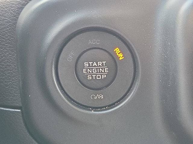 Used 2022 Jeep Wrangler Unlimited Rubicon AWD/4WD image 17