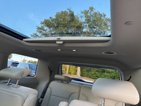 Used 2018 GMC Acadia Denali w/ Technology Package FWD image 24