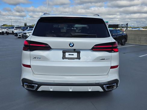 New 2026 BMW X5 xDrive40i w/ M Sport Package image 4
