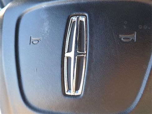 Used 2019 Lincoln Nautilus Reserve image 22