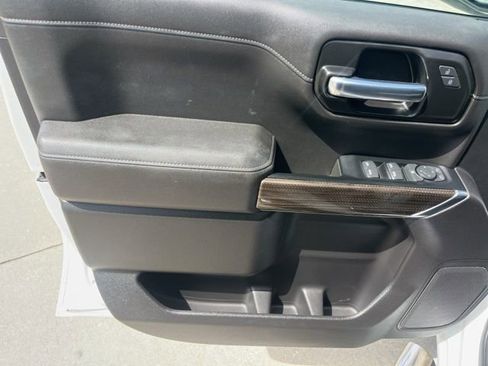Used 2022 Chevrolet Silverado 1500 LT image 12