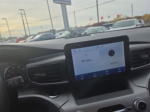 Certified 2022 Ford Explorer XLT w/ Equipment Group 202A image 39