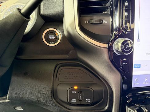 Certified 2026 RAM 2500 Big Horn AWD/4WD image 25