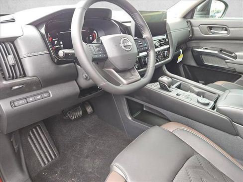 New 2026 Nissan Pathfinder Platinum image 9