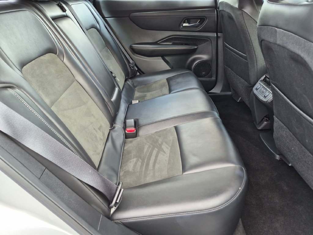 Used 2023 Nissan Ariya FWD image 24