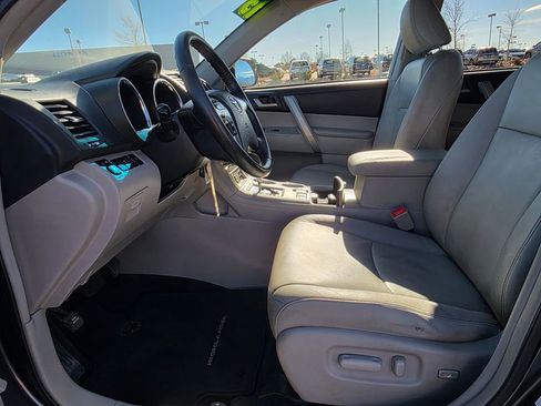 Used 2013 Toyota Highlander SE image 22