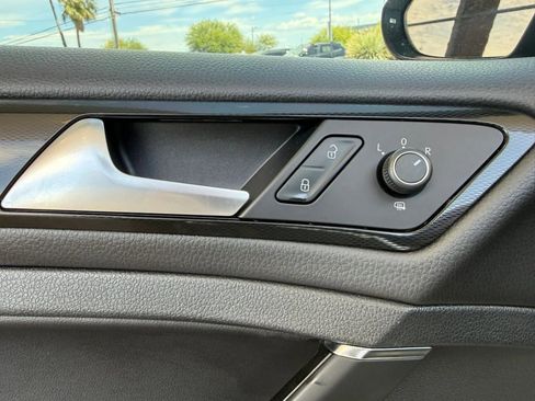 Used 2016 Volkswagen GTI SE w/ Lighting Package (SEL) image 37