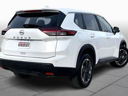 Certified 2025 Nissan Rogue SV image 13