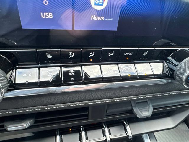 New 2026 Chevrolet Colorado LT w/ Advanced Trailering Package AWD/4WD image 14