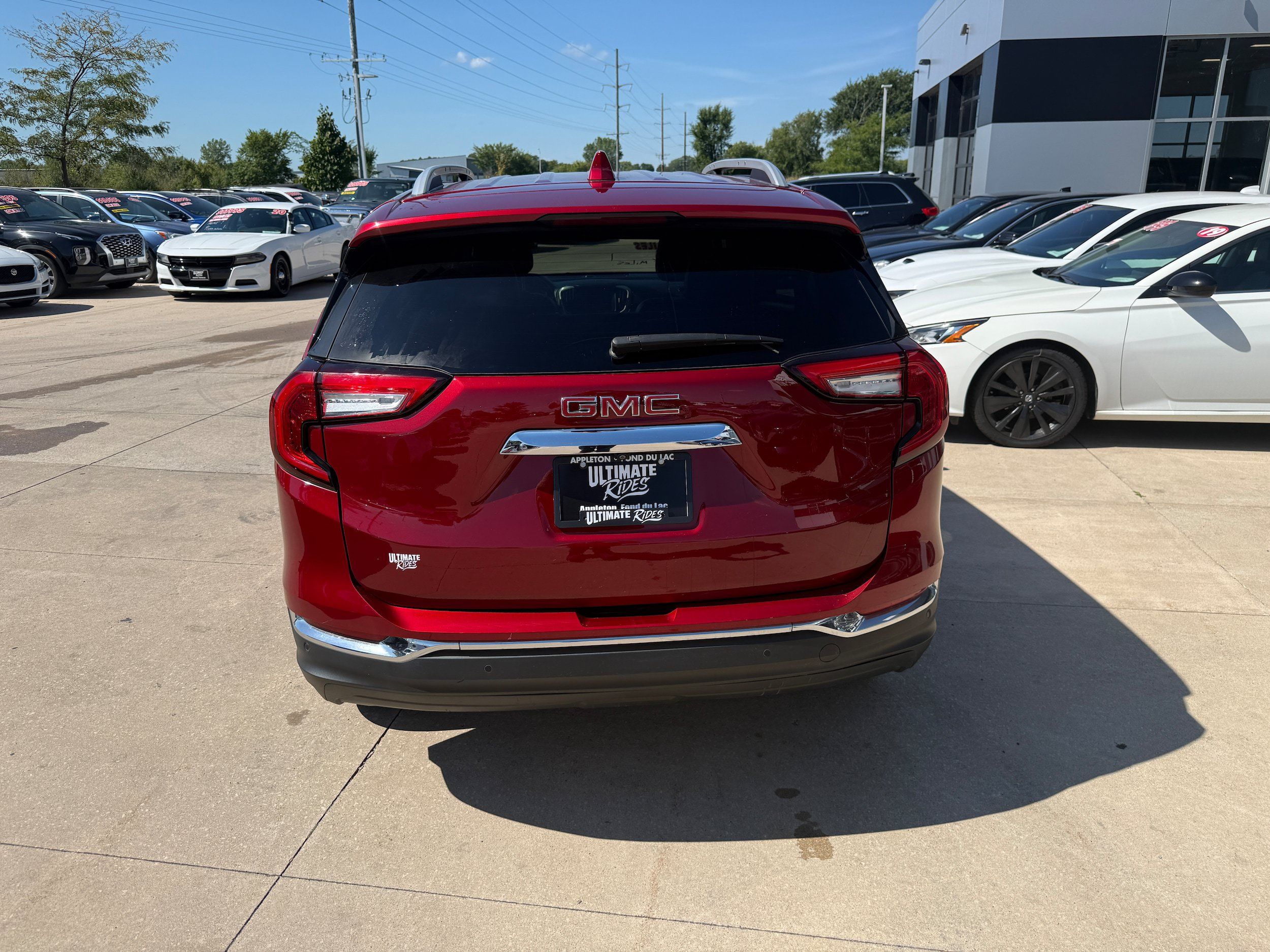 Used 2022 GMC Terrain SLT w/ Infotainment Package II AWD/4WD image 6