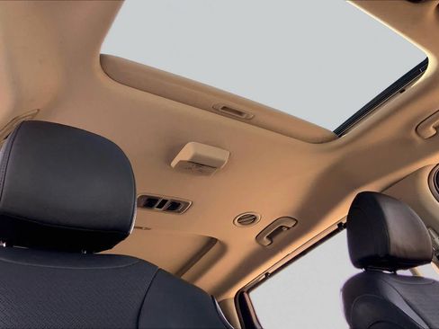 Used 2025 Kia Carnival SX Prestige FWD image 14