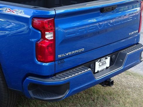 Used 2023 Chevrolet Silverado 1500 Custom image 31