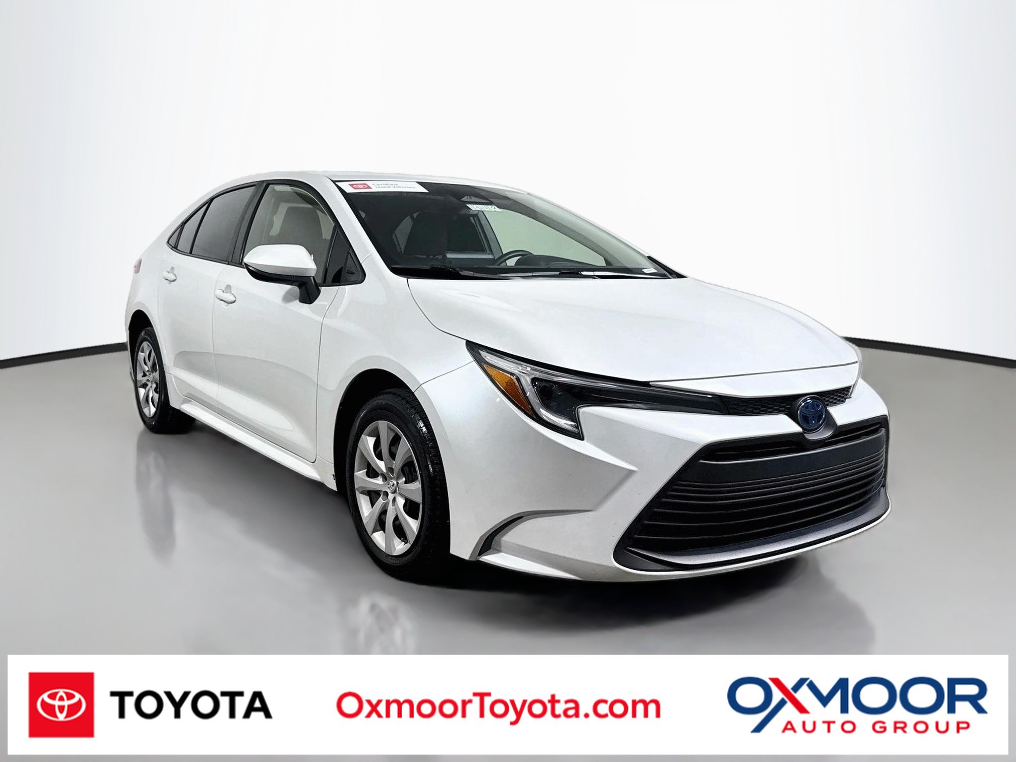 Certified 2024 Toyota Corolla LE FWD image 1